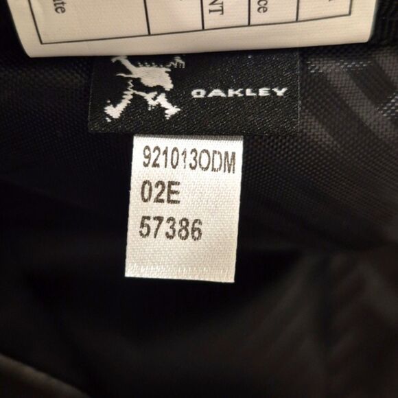 Sold! Oakley Backpack Mens Holbrook 20L Black With Custom Design Patch 80eighty - Picture 7 of 12